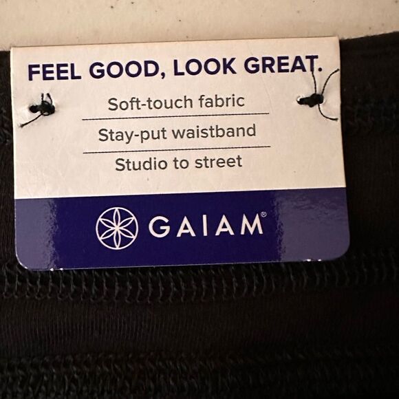 Gaiam black pull in skirt - Picture 7 of 10